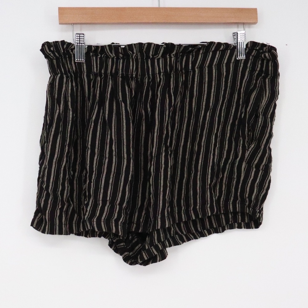 Hollister Shorts Womens M Ultra High-Rise Black Striped Paperbag Waist Excellent